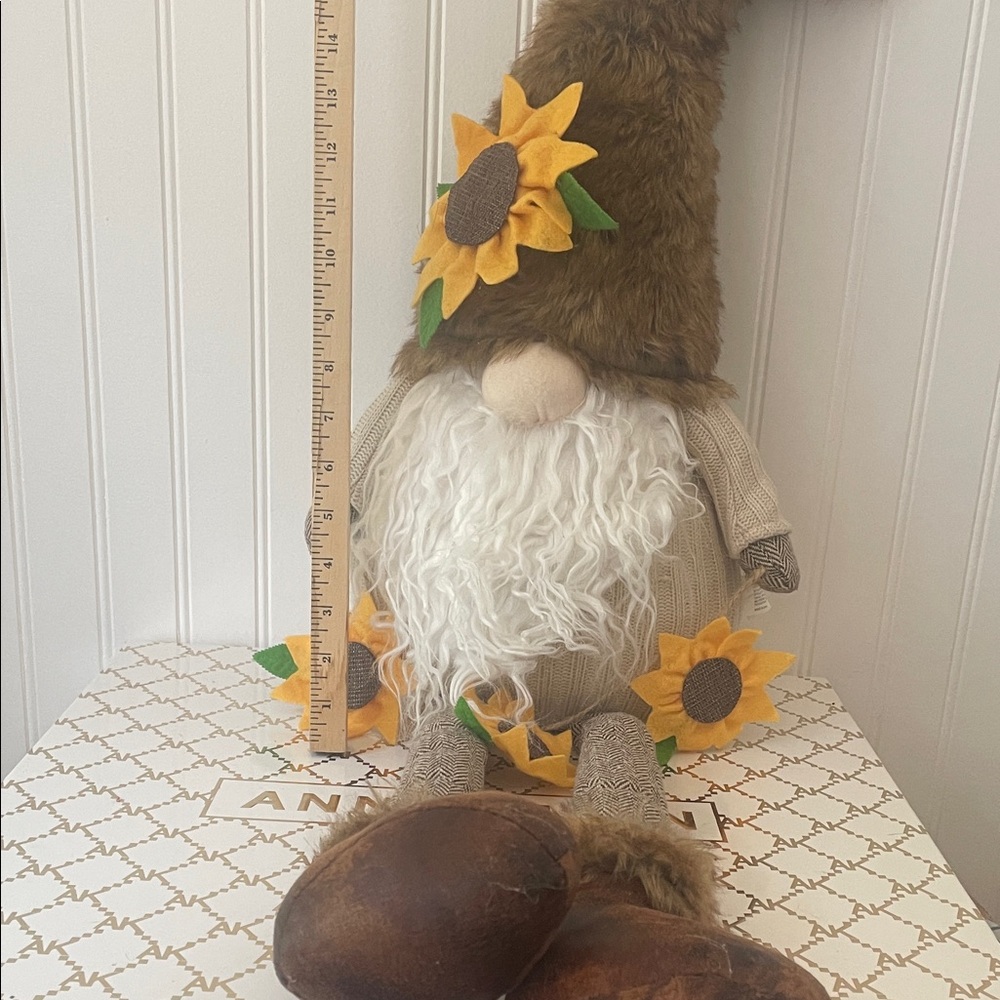 Sunflower Gnome Decor with Brown Hat